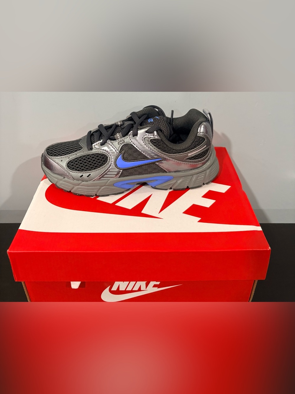 Nike  V5 RNR kids | size: 1Y | color: anthracite/ blue crystal